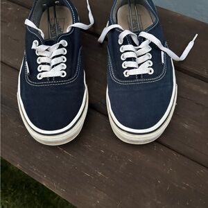 Vans Men's Navy Canvas Sneakers size 8.5 W10
